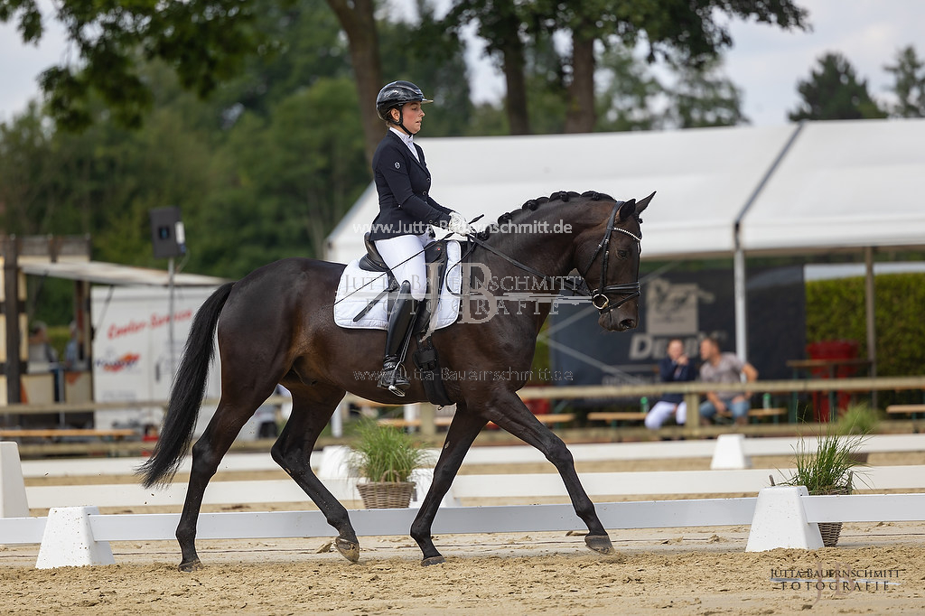 Preview 23-TBT-10-DPfA_Highclere_JB_03043.jpg