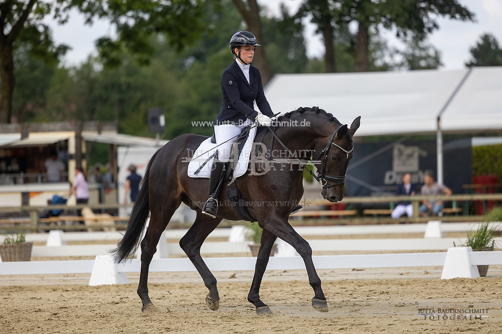 Preview 23-TBT-10-DPfA_Highclere_JB_03062.jpg