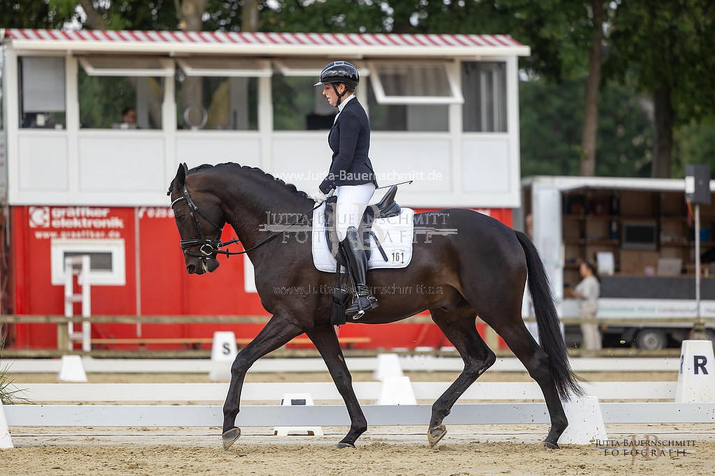 Preview 23-TBT-10-DPfA_Highclere_JB_03090.jpg